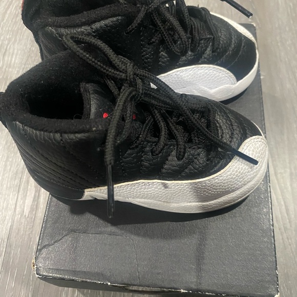 Nike Jordan Retro 12 - Picture 2 of 4